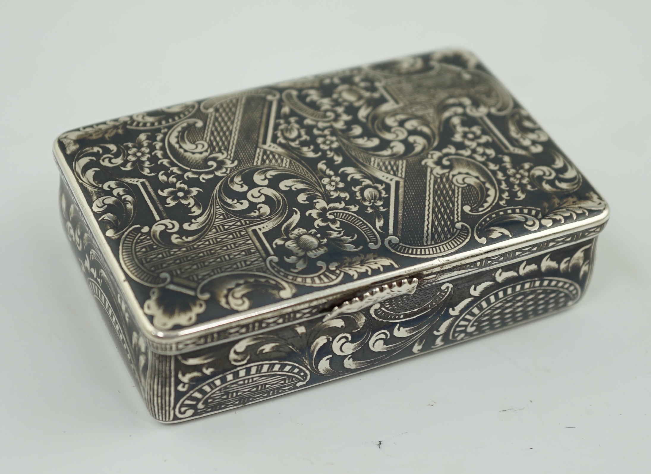 A mid 19th century Russian 84 zolotnik silver and niello snuff box